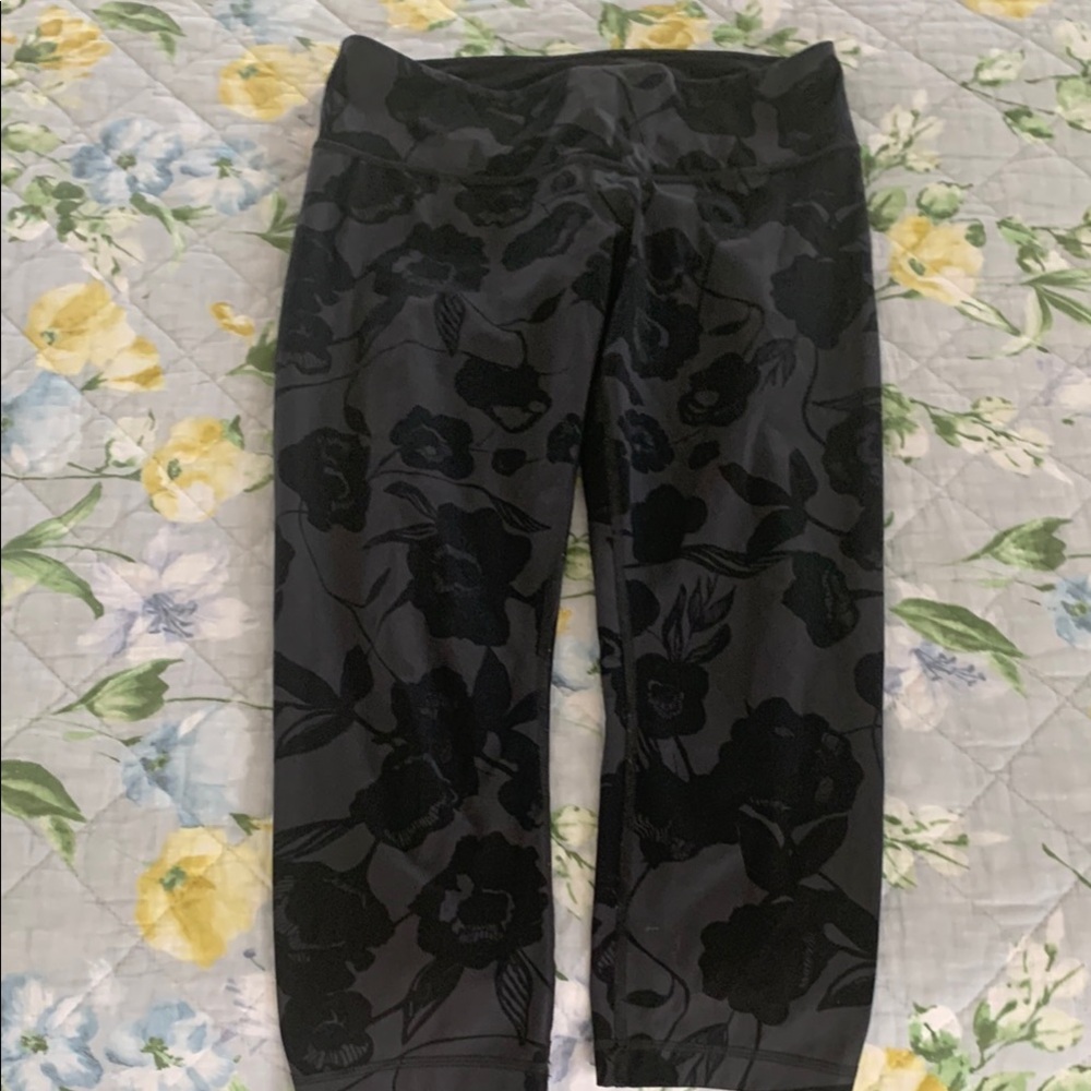 Lululemon Black Floral Leggings Luxurious Texture